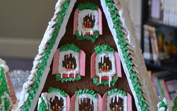 a frame gingerbread house